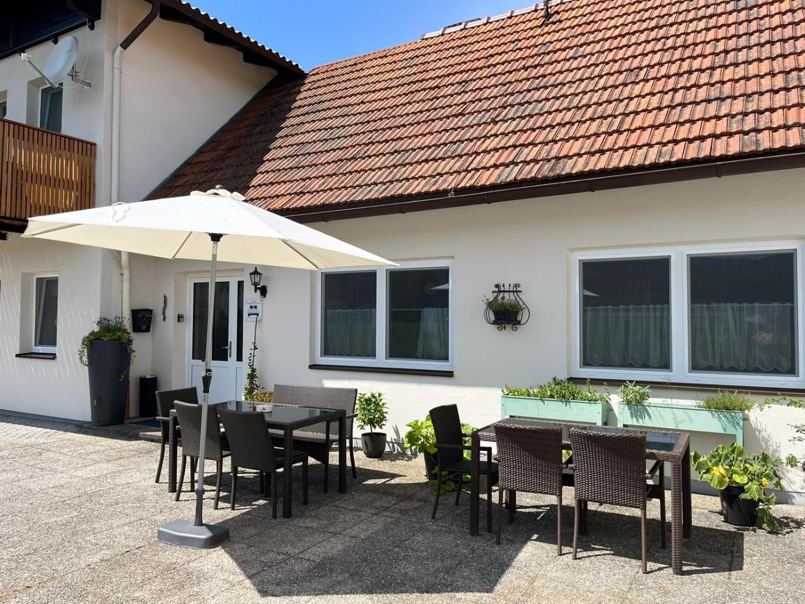 Danner Familien-Ferienwohnungen Schörfling am Attersee Exterior foto